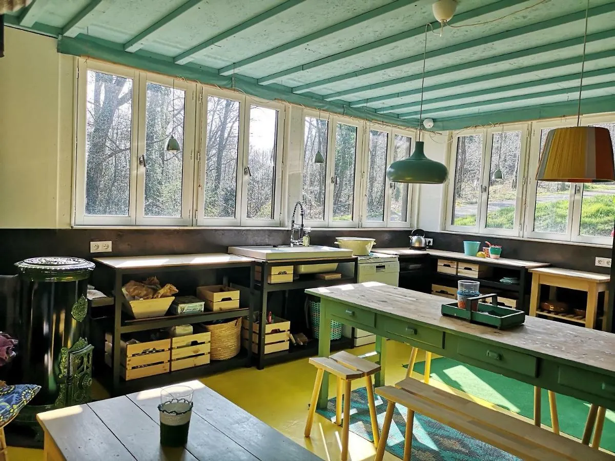 La Cabane Dans Les Bois ! Apartment Marzan